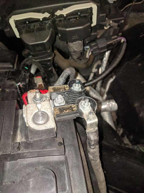 2010 ford f150 battery junction box|Ford Techs, 2010 F150 issue .